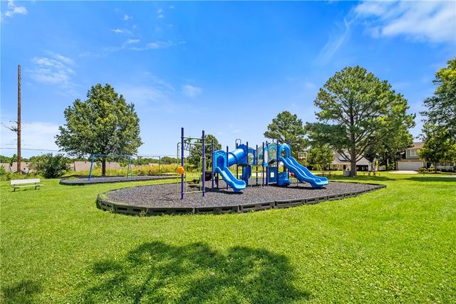1514 NE Young Avenue, Bentonville, AR 72712
