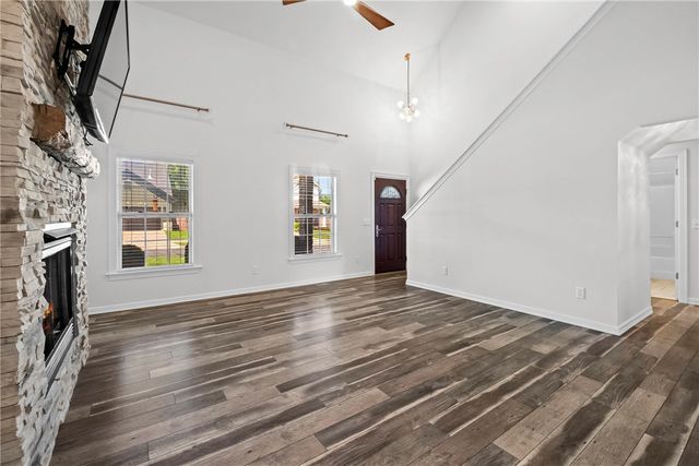 1514 NE Young Avenue, Bentonville, AR 72712