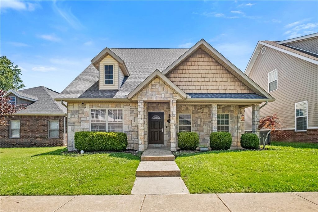 1514 NE Young Avenue, Bentonville, AR 72712