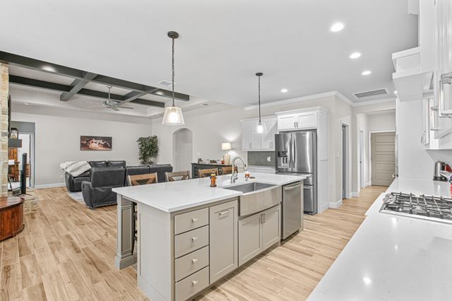 113 Oaks Springs Lane, Weatherford, TX 76087