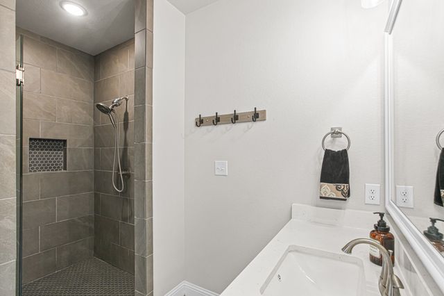 113 Oaks Springs Lane, Weatherford, TX 76087