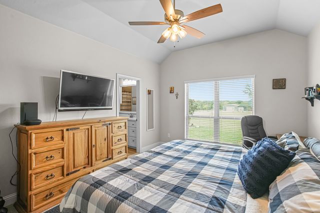 113 Oaks Springs Lane, Weatherford, TX 76087