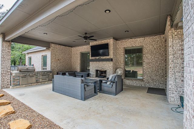 113 Oaks Springs Lane, Weatherford, TX 76087