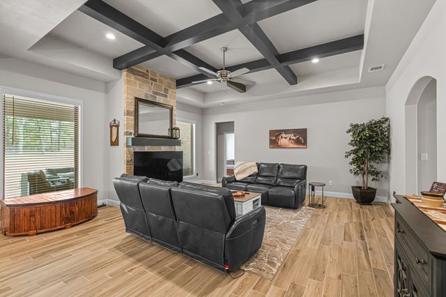 113 Oaks Springs Lane, Weatherford, TX 76087