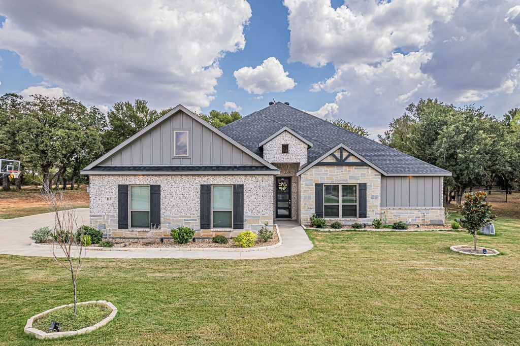 113 Oaks Springs Lane, Weatherford, TX 76087