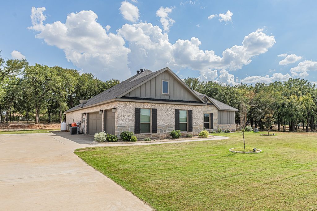 113 Oaks Springs Lane, Weatherford, TX 76087 — photo 2