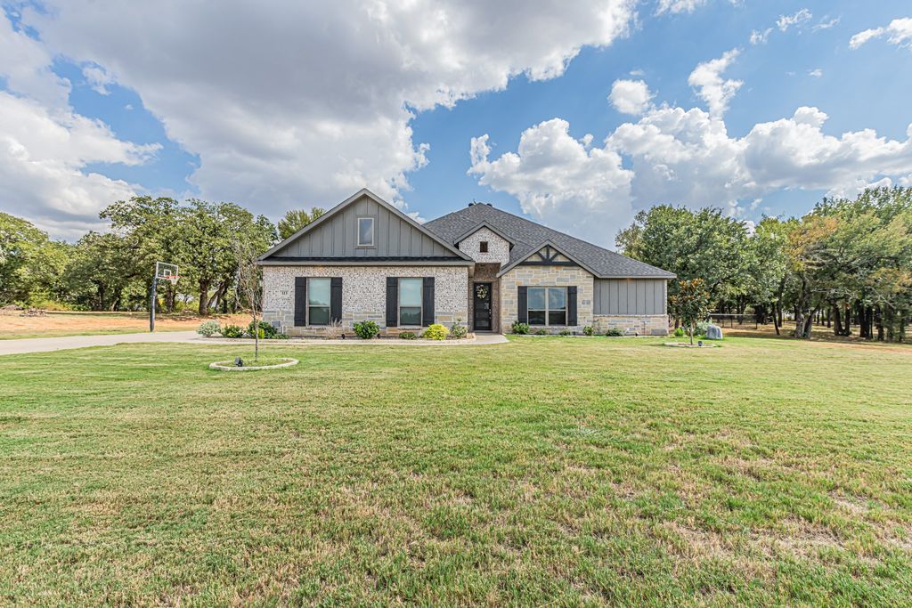 113 Oaks Springs Lane, Weatherford, TX 76087 — photo 3