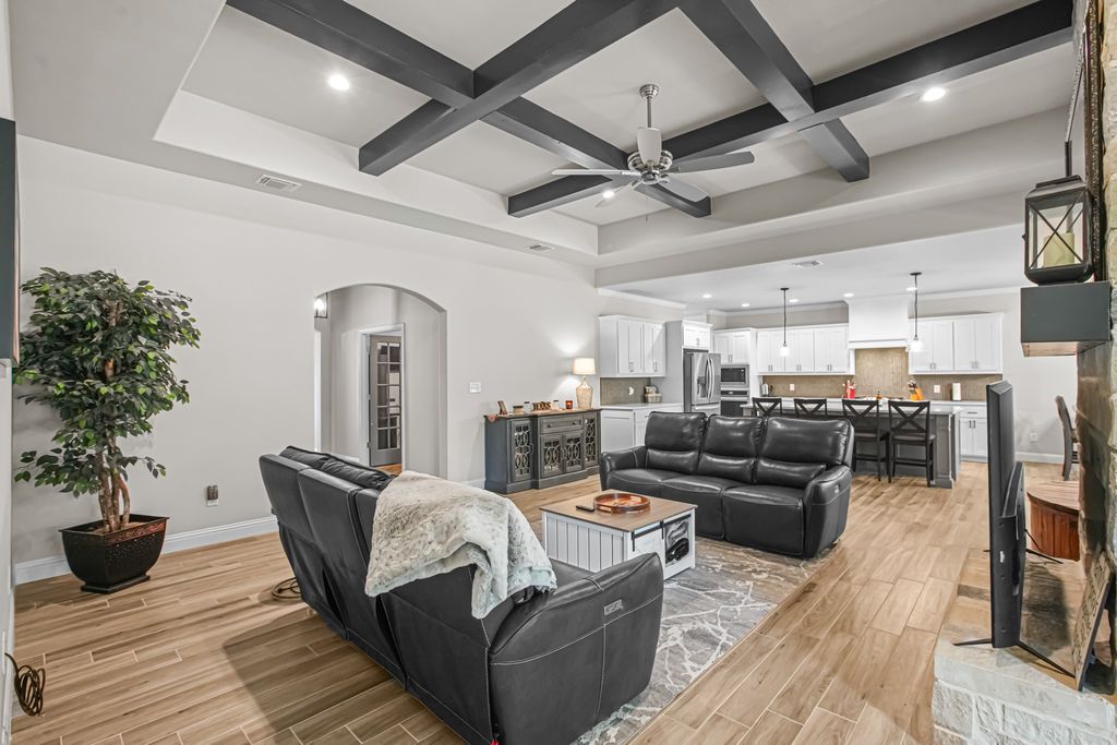 113 Oaks Springs Lane, Weatherford, TX 76087 — photo 5