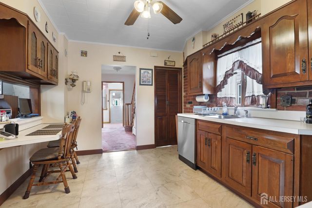 27 Hermann Avenue, Carteret, NJ 07008