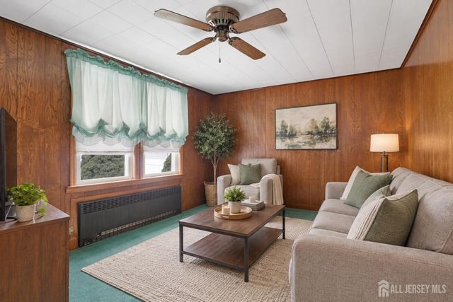 27 Hermann Avenue, Carteret, NJ 07008