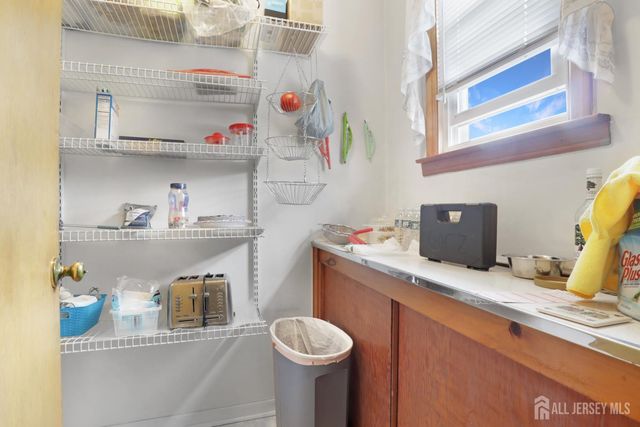 27 Hermann Avenue, Carteret, NJ 07008