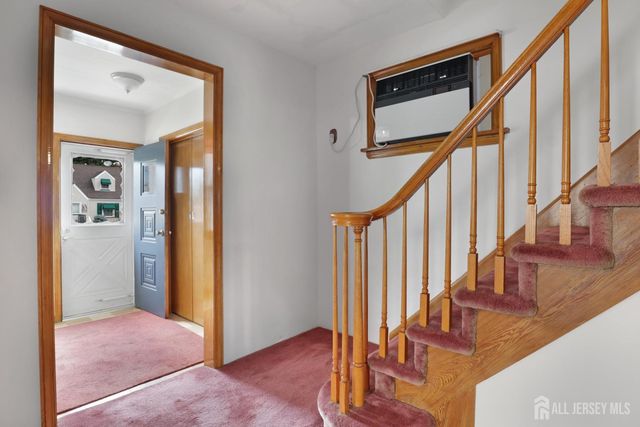 27 Hermann Avenue, Carteret, NJ 07008