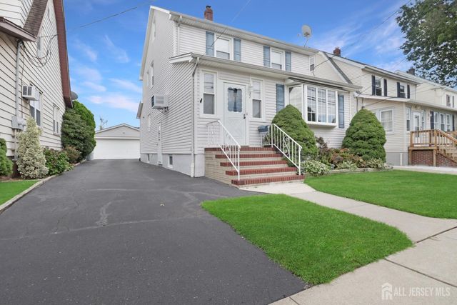 27 Hermann Avenue, Carteret, NJ 07008