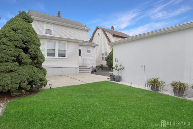 27 Hermann Avenue, Carteret, NJ 07008