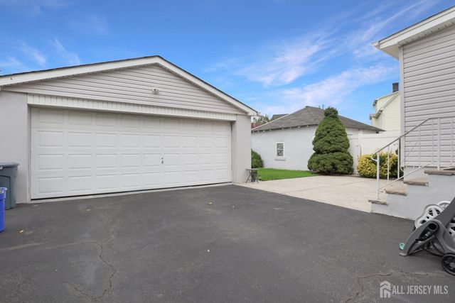27 Hermann Avenue, Carteret, NJ 07008