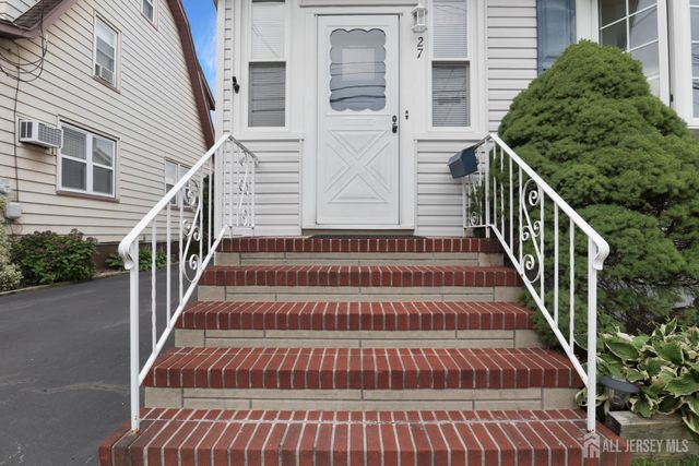 27 Hermann Avenue, Carteret, NJ 07008