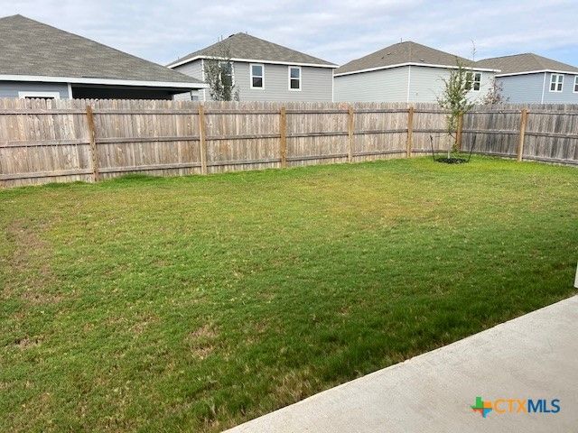 105 Beveridge Road, Seguin, TX 78155