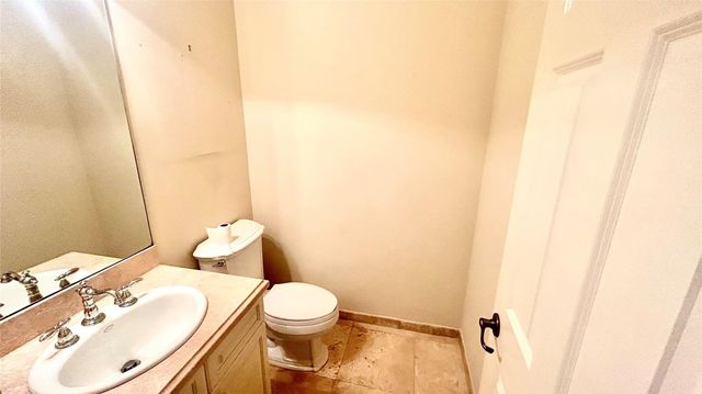 2720 NE 9th Ave, Wilton Manors, FL 33334