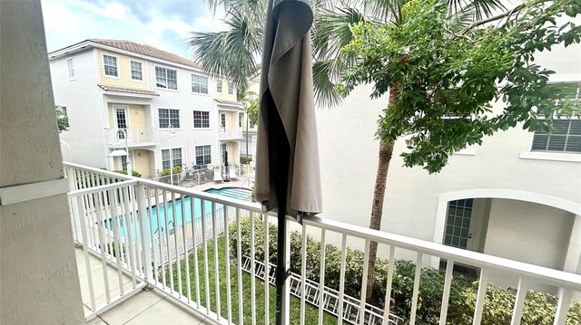 2720 NE 9th Ave, Wilton Manors, FL 33334