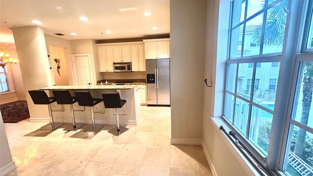 2720 NE 9th Ave, Wilton Manors, FL 33334