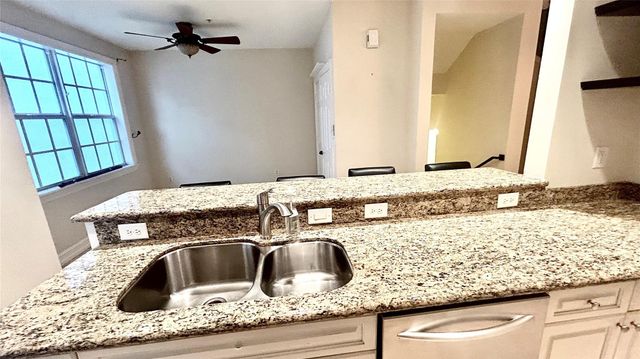 2720 NE 9th Ave, Wilton Manors, FL 33334