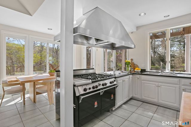 32 Buttonball Lane, Weston, CT 06883