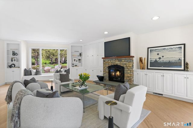 32 Buttonball Lane, Weston, CT 06883