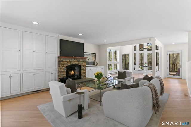 32 Buttonball Lane, Weston, CT 06883