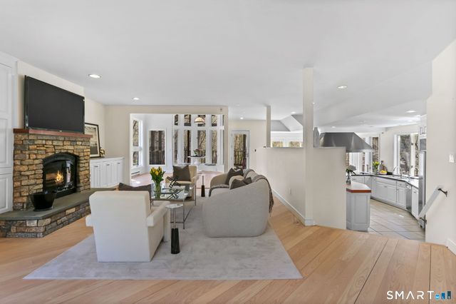 32 Buttonball Lane, Weston, CT 06883