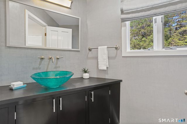 32 Buttonball Lane, Weston, CT 06883