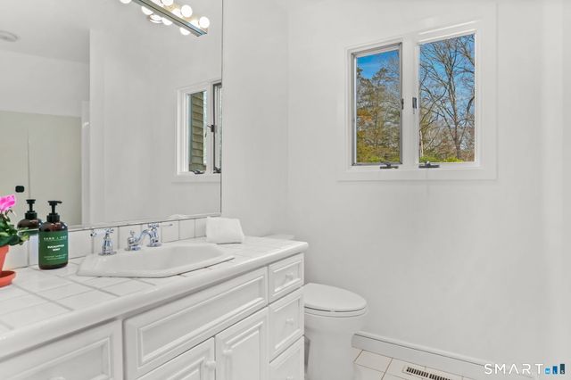 32 Buttonball Lane, Weston, CT 06883