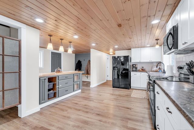 5873 N Cemetery Road, Cass City, MI 48726