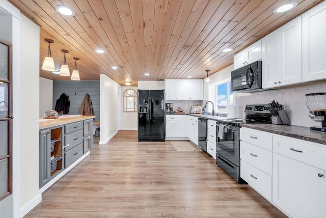 5873 N Cemetery Road, Cass City, MI 48726