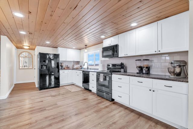 5873 N Cemetery Road, Cass City, MI 48726