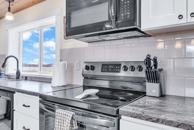 5873 N Cemetery Road, Cass City, MI 48726