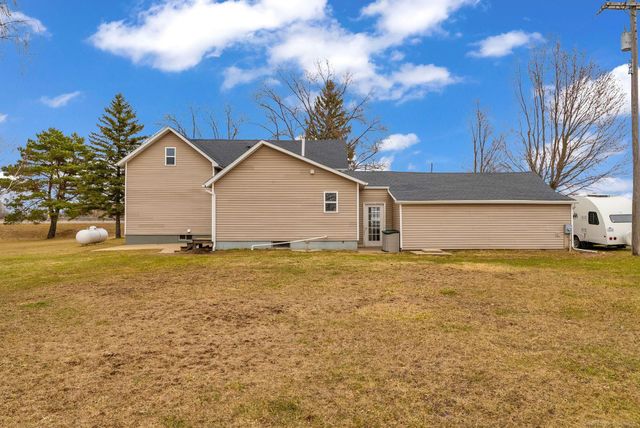 5873 N Cemetery Road, Cass City, MI 48726