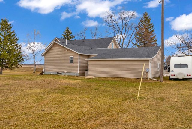 5873 N Cemetery Road, Cass City, MI 48726