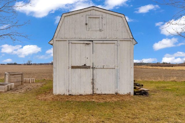 5873 N Cemetery Road, Cass City, MI 48726