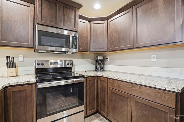 3337 NW 13th Ave, Meridian, ID 83646