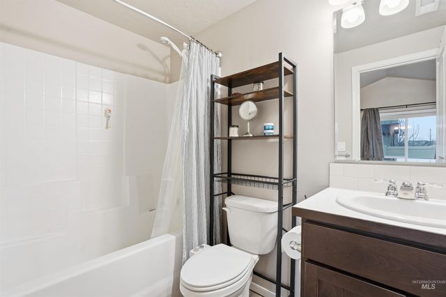 3337 NW 13th Ave, Meridian, ID 83646