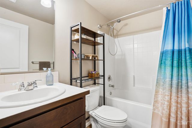 3337 NW 13th Ave, Meridian, ID 83646