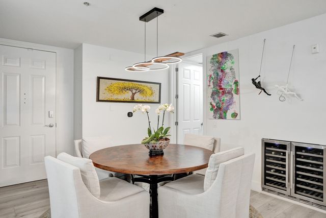 2633 NE 14th Avenue 103, Wilton Manors, FL 33334