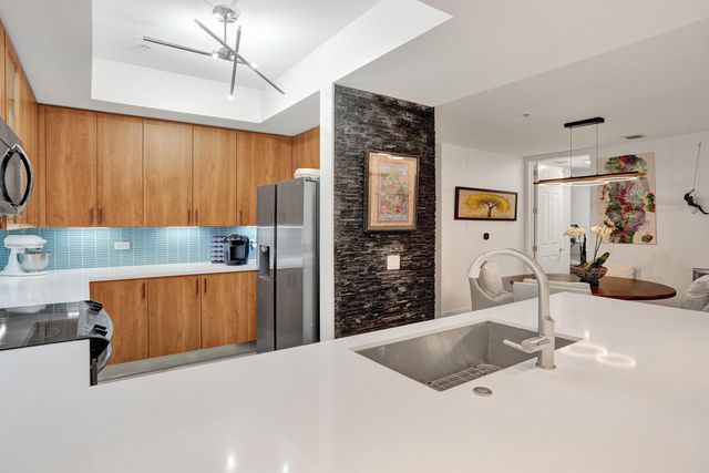 2633 NE 14th Avenue 103, Wilton Manors, FL 33334