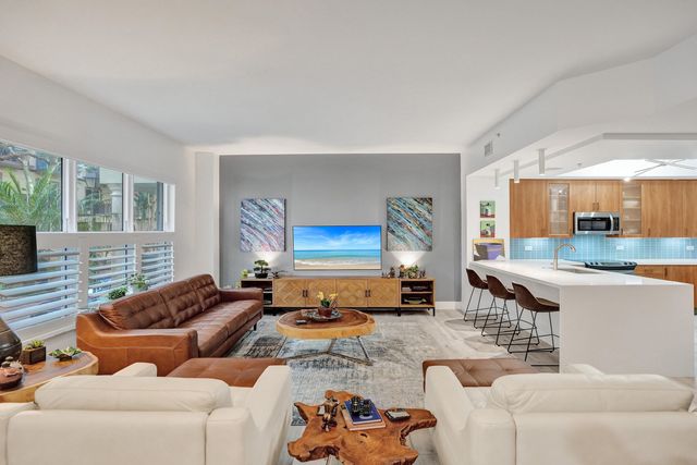 2633 NE 14th Avenue 103, Wilton Manors, FL 33334