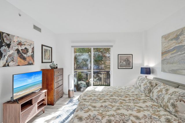 2633 NE 14th Avenue 103, Wilton Manors, FL 33334