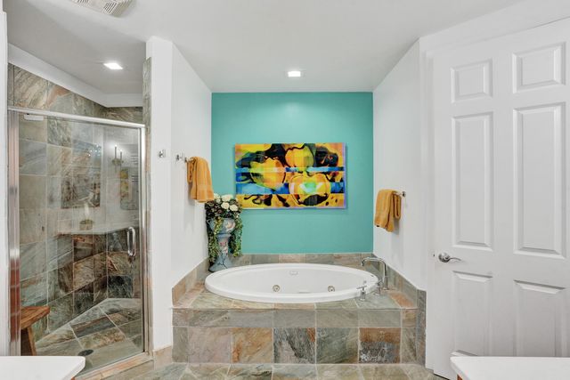 2633 NE 14th Avenue 103, Wilton Manors, FL 33334