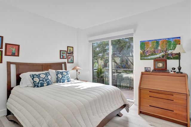 2633 NE 14th Avenue 103, Wilton Manors, FL 33334