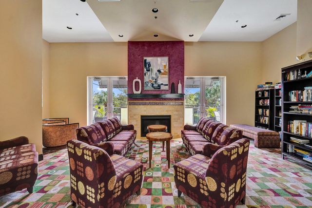 2633 NE 14th Avenue 103, Wilton Manors, FL 33334