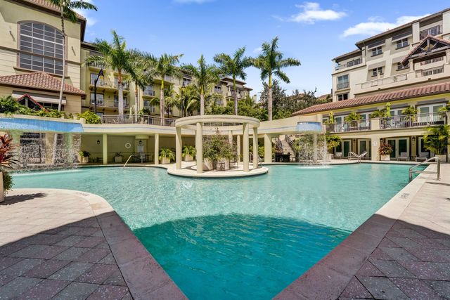 2633 NE 14th Avenue 103, Wilton Manors, FL 33334