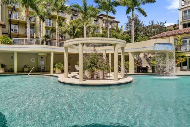 2633 NE 14th Avenue 103, Wilton Manors, FL 33334